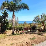 Casa Di Pino チェファル