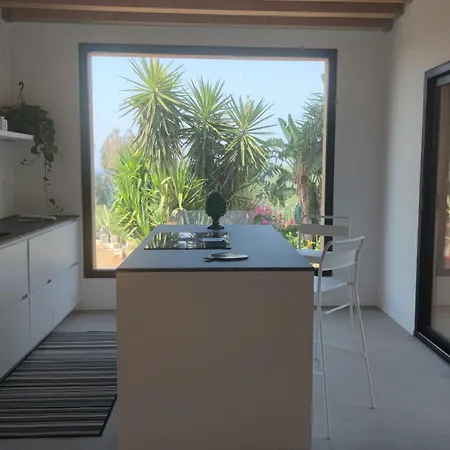 Casa Di Pino צ'פאלו